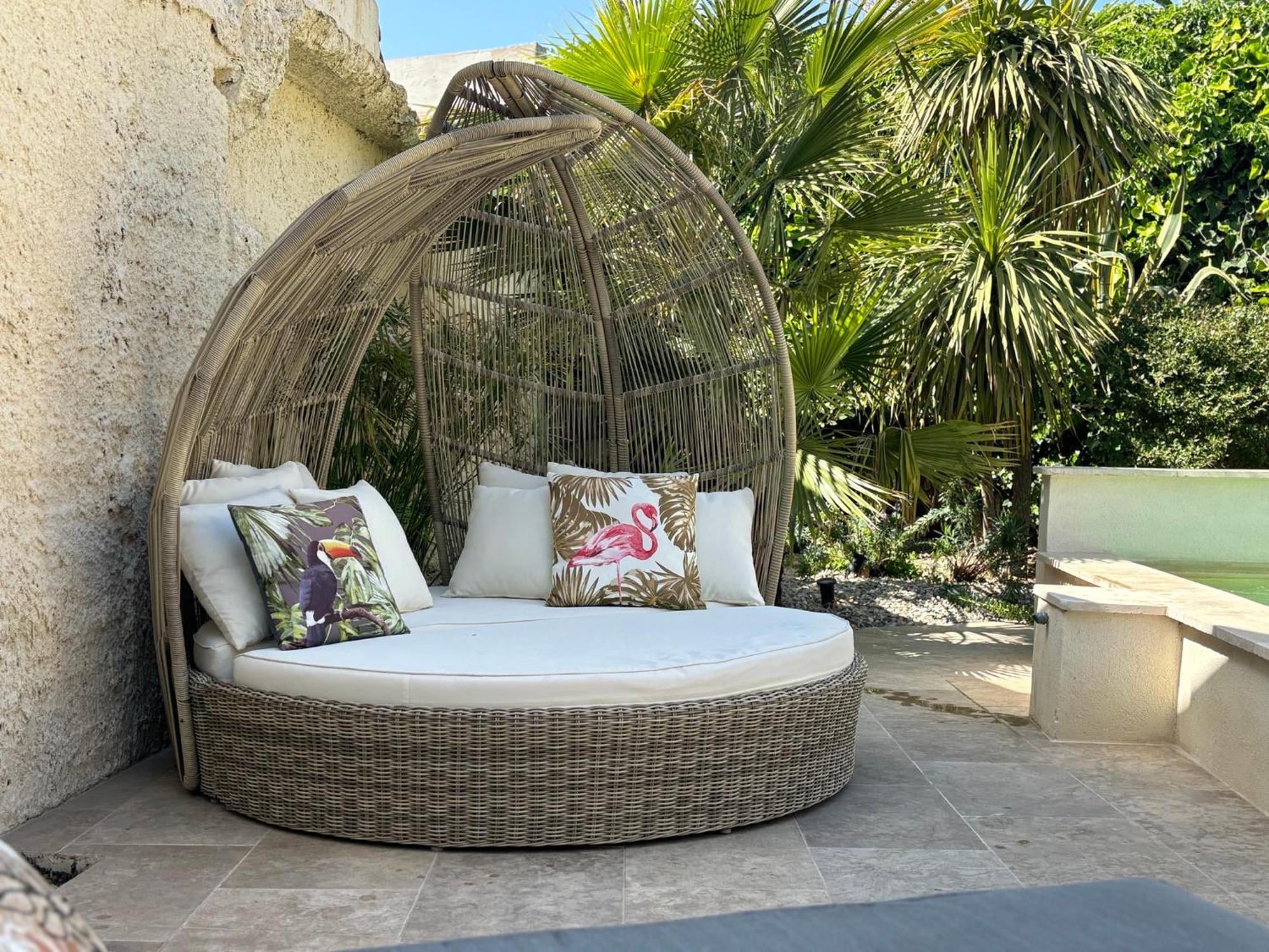 Cosy Avec Piscine ,parking Et Jardin