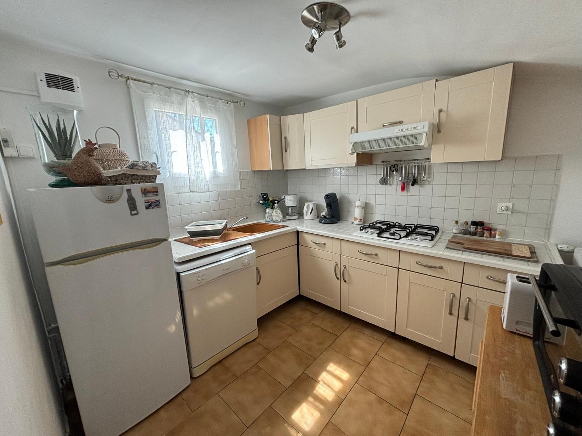 Cosy Avec Piscine ,parking Et Jardin Villeneuve-les-Avignon