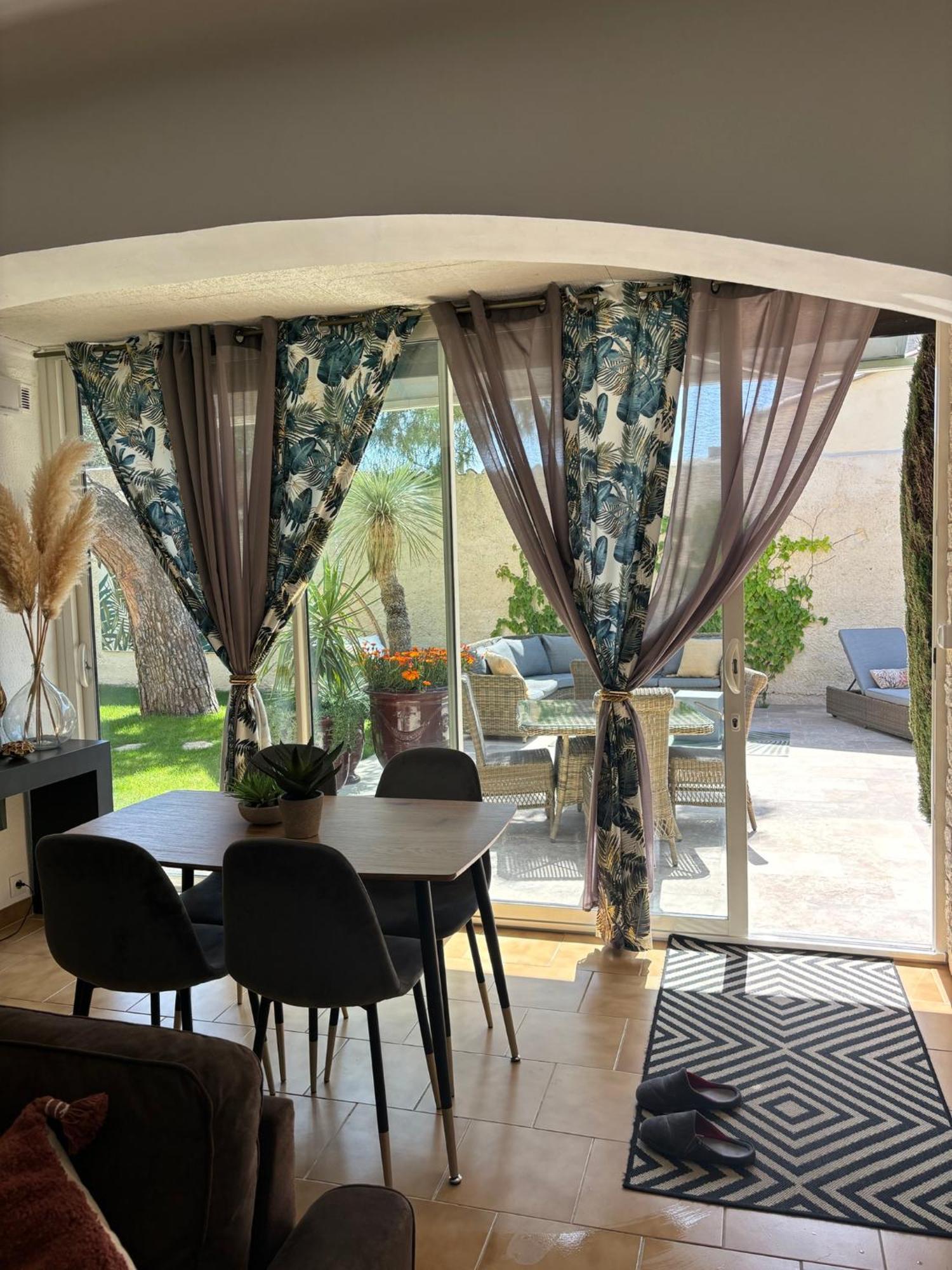 Apartment Cosy Avec Piscine ,parking Et Jardin