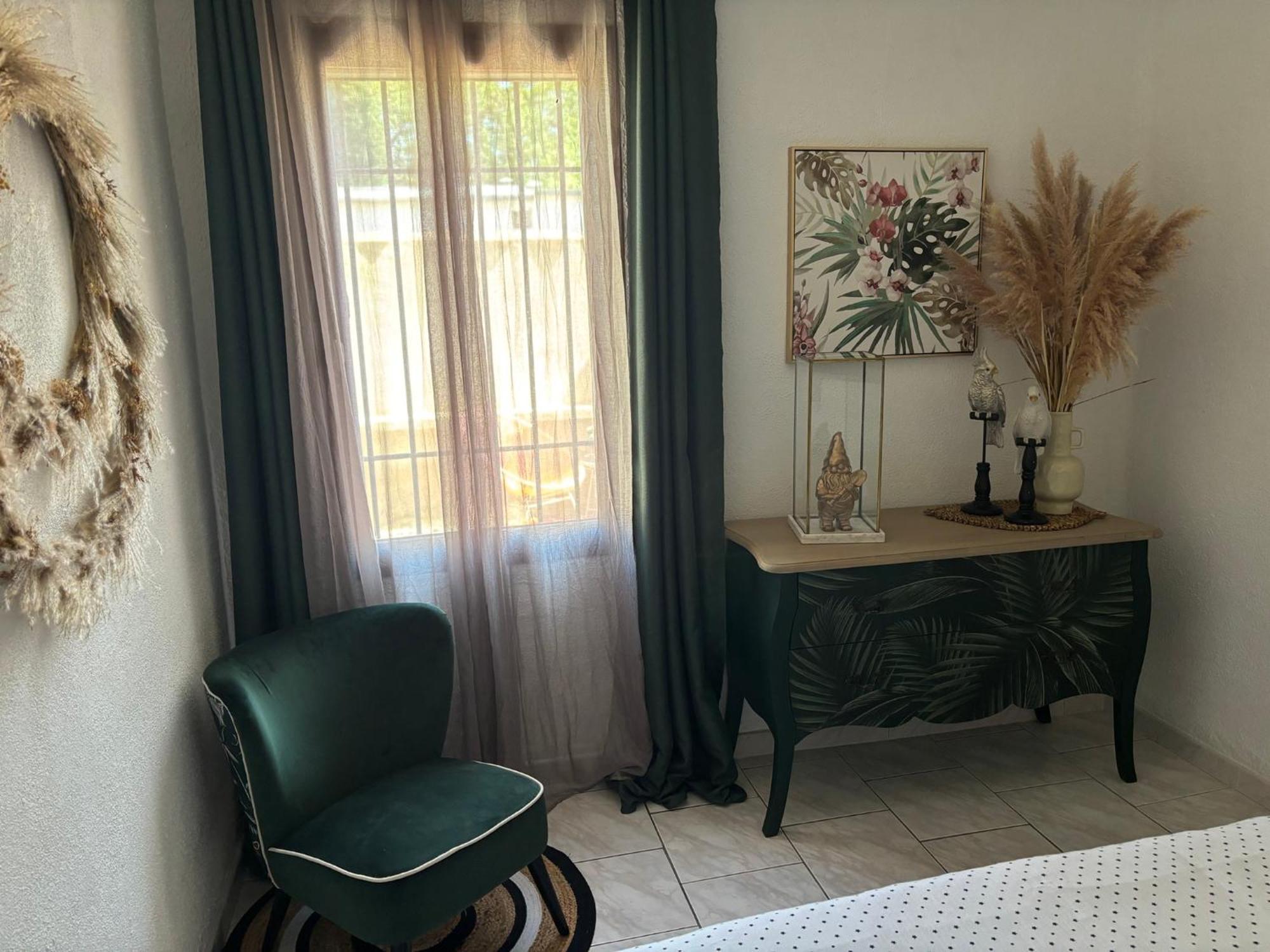 Cosy Avec Piscine ,parking Et Jardin